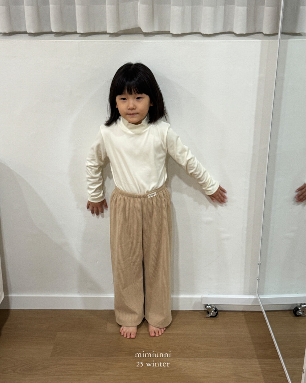 25WIN 羅紋休閒寬褲 任兩件折NT.50