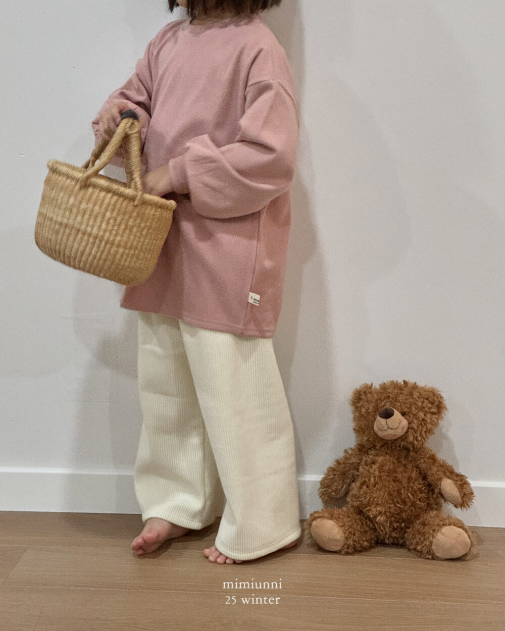 25WIN 羅紋休閒寬褲 任兩件折NT.50