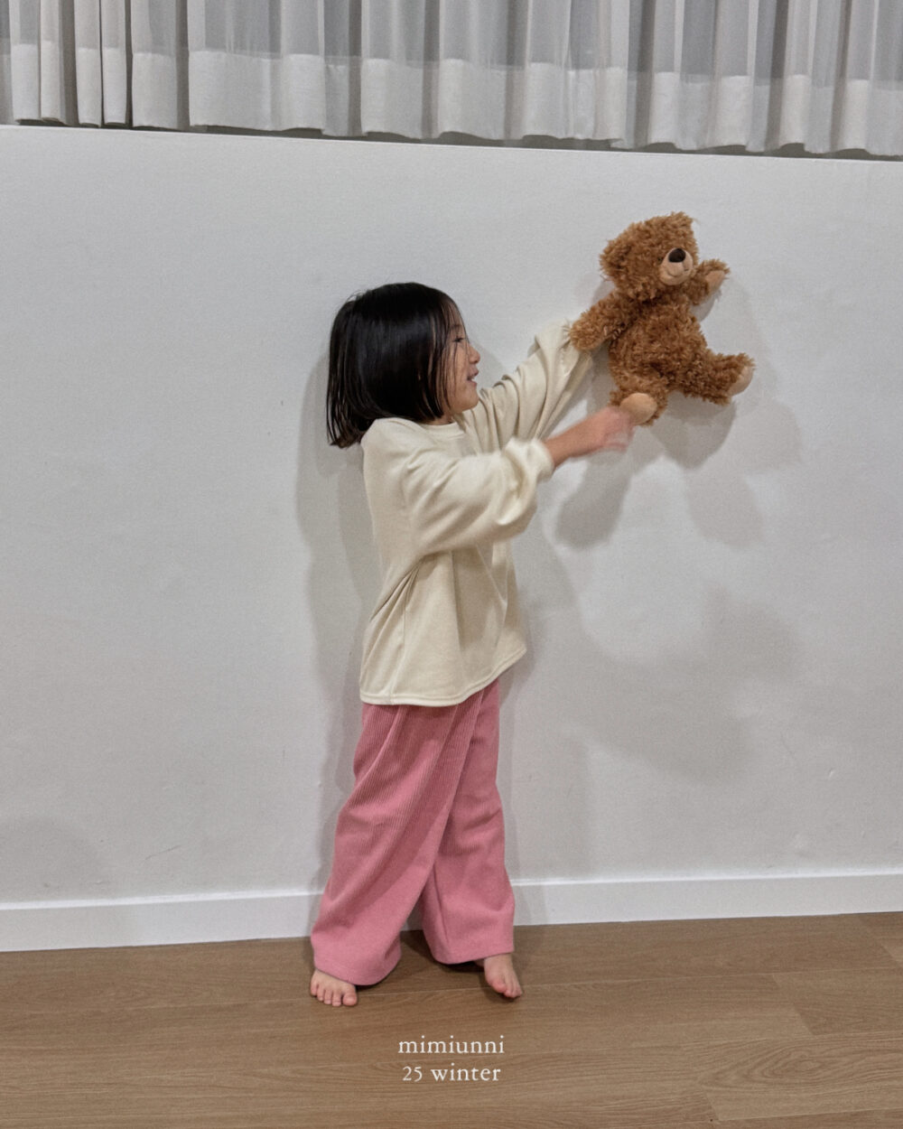 25WIN 羅紋休閒寬褲 任兩件折NT.50