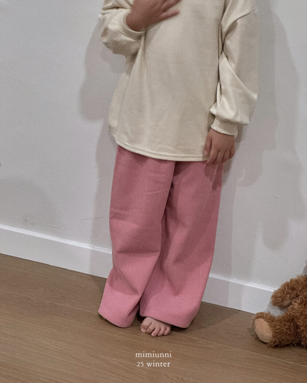 25WIN 羅紋休閒寬褲 任兩件折NT.50