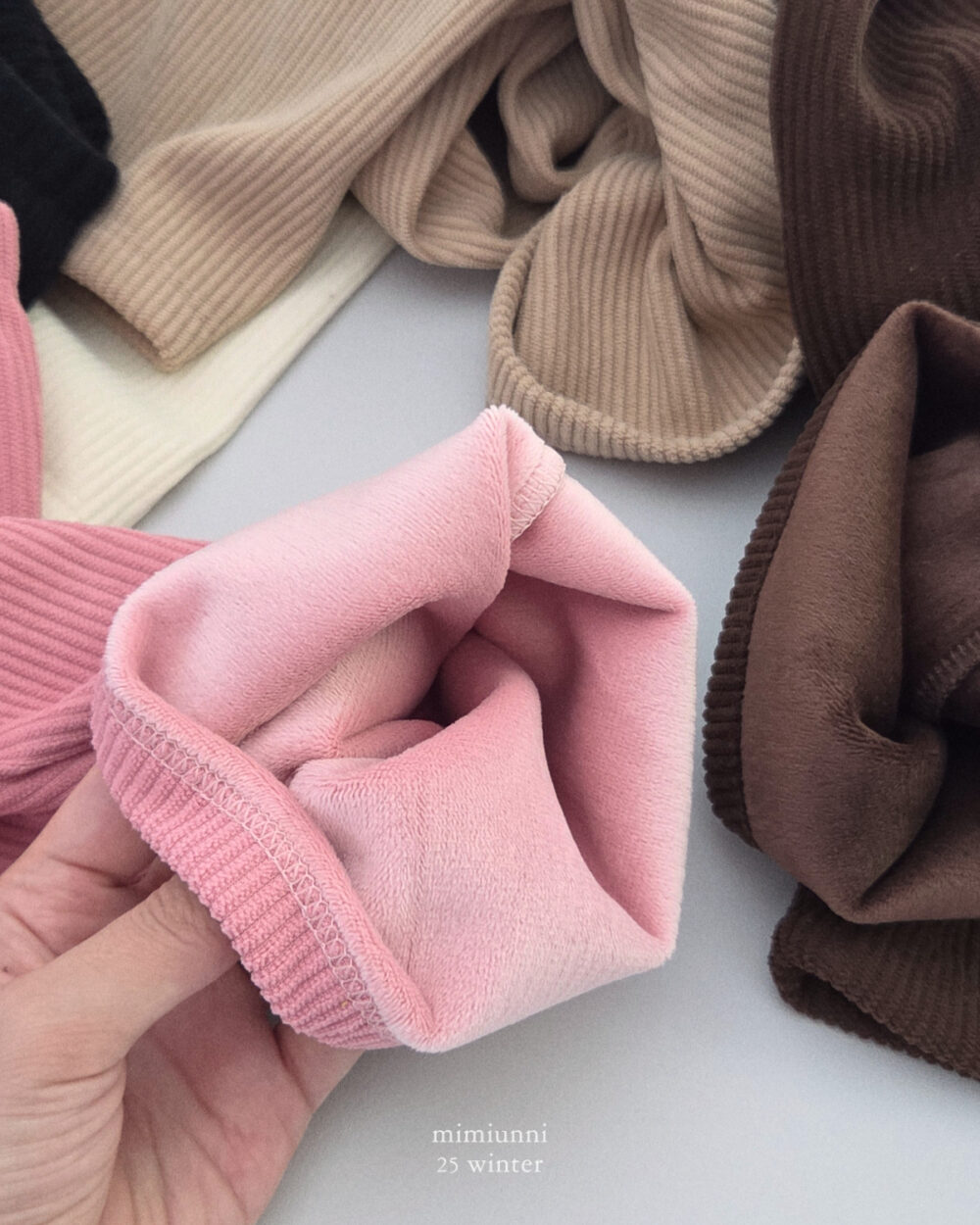 25WIN 羅紋休閒寬褲 任兩件折NT.50