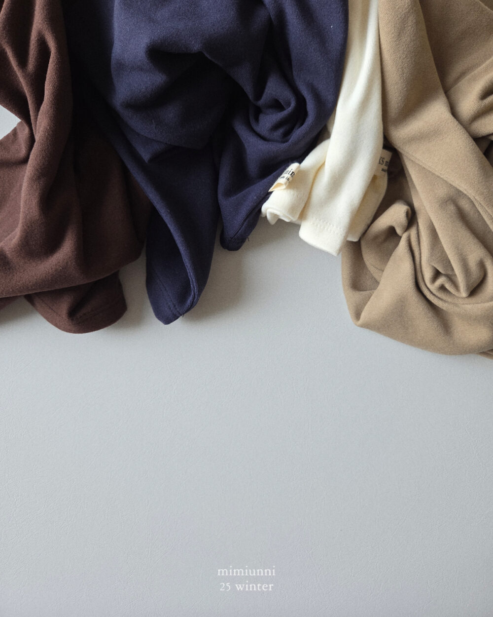 웜목폴라 (16) 25WIN 小立領長袖上衣 任兩件折NT.50